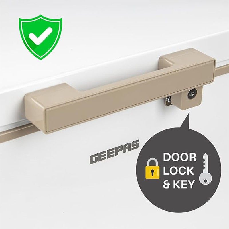 Right side view showing air vents and ergonomic grip handle | العرض الجانبي الأيمن يُظهر فتحات التهوية ومقبض الإمساك المريح